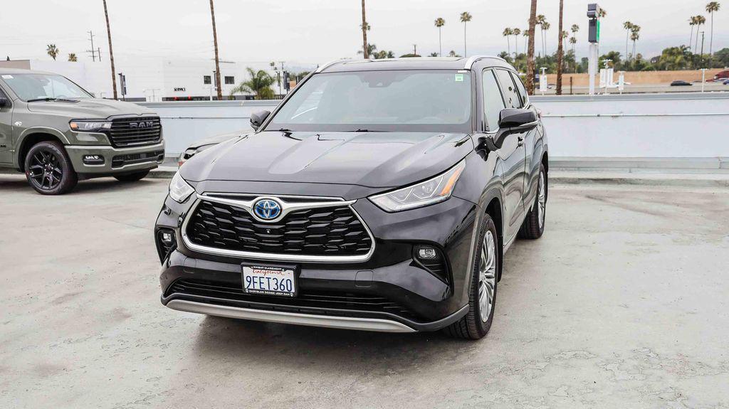 used 2023 Toyota Highlander Hybrid car, priced at $44,431