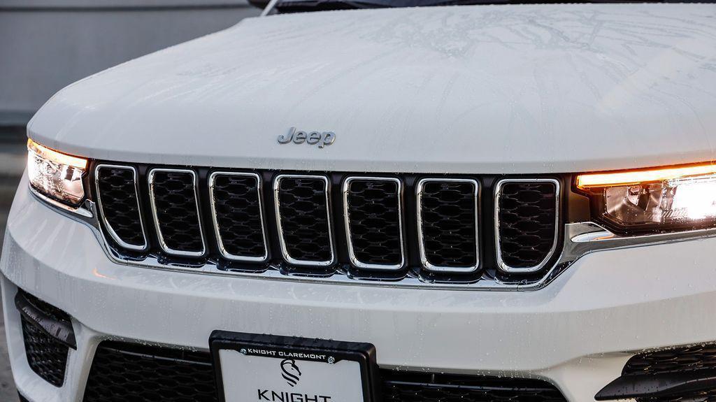 new 2025 Jeep Grand Cherokee car, priced at $25,011
