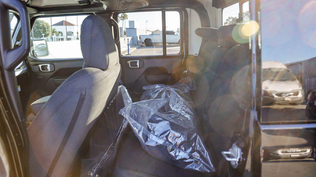 new 2026 Jeep Gladiator car, priced at $42,545