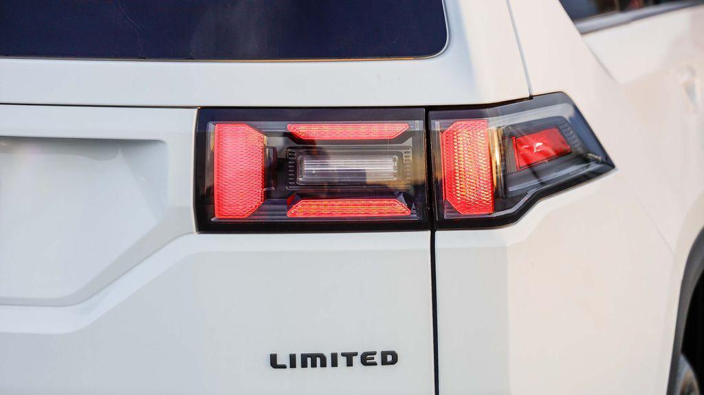 new 2026 Jeep Cherokee car, priced at $37,475