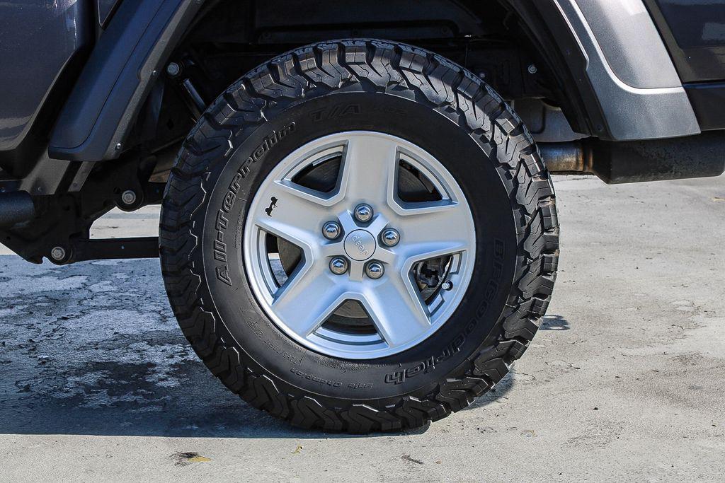 used 2020 Jeep Gladiator car, priced at $25,995