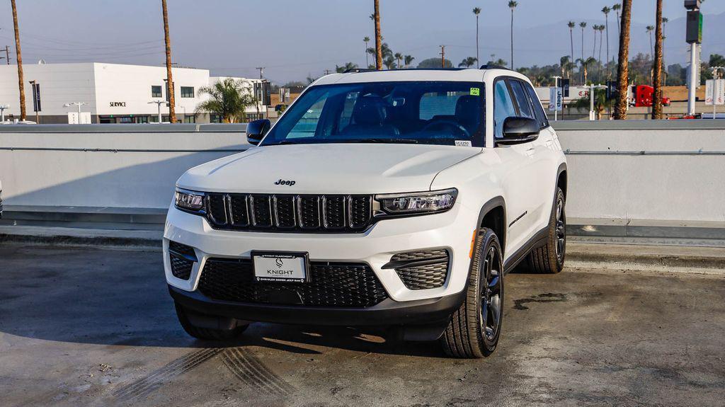 new 2025 Jeep Grand Cherokee car, priced at $33,513
