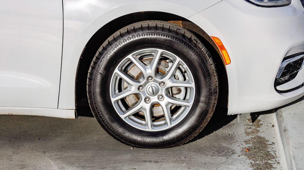 used 2022 Chrysler Pacifica car, priced at $19,904