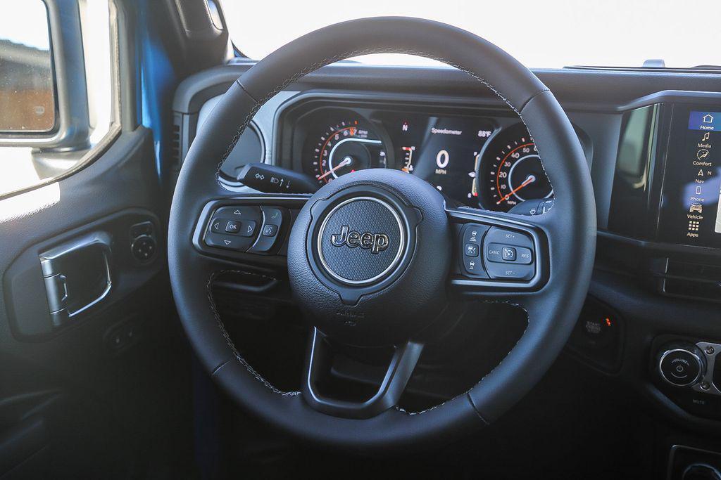 new 2025 Jeep Gladiator car, priced at $38,574