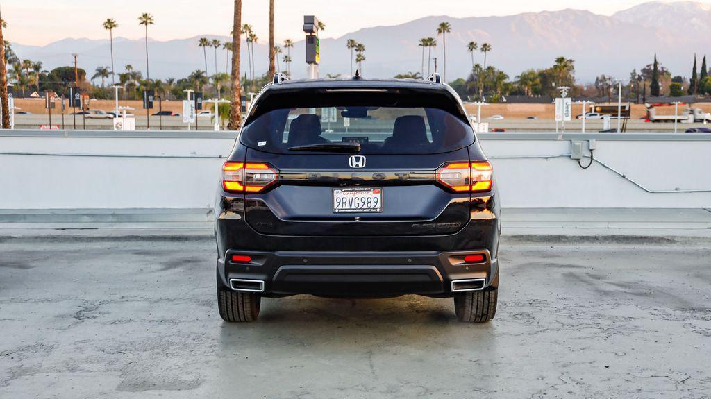 used 2025 Honda Pilot car, priced at $46,361