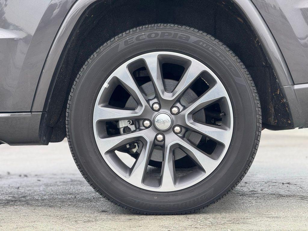 used 2017 Jeep Grand Cherokee car, priced at $18,995