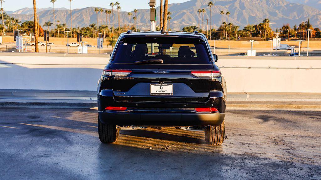 new 2025 Jeep Grand Cherokee car, priced at $35,004