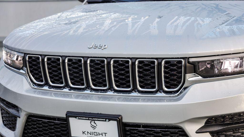 new 2025 Jeep Grand Cherokee car, priced at $30,882