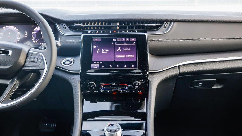 new 2025 Jeep Grand Cherokee car, priced at $30,882