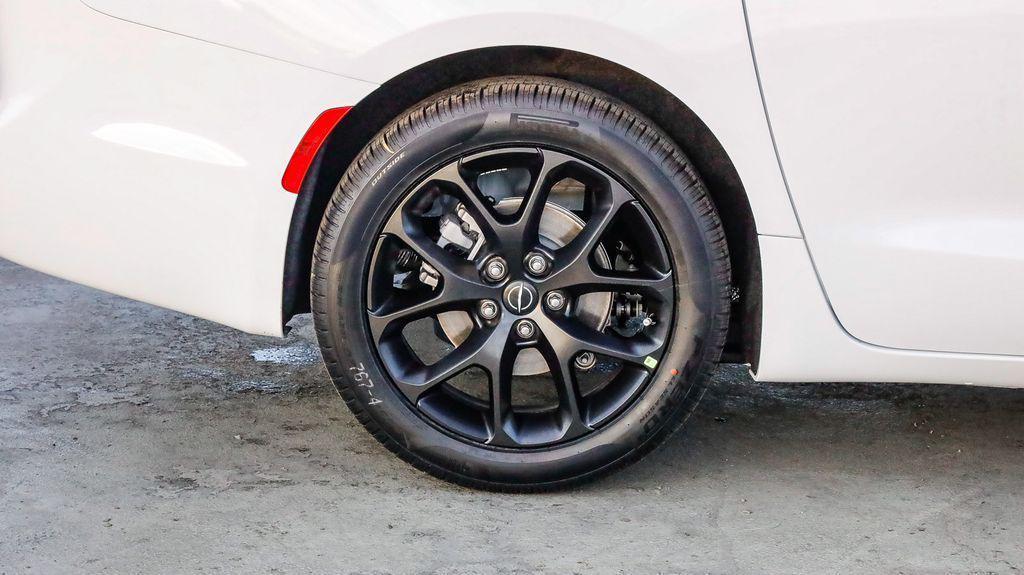 new 2026 Chrysler Pacifica car, priced at $38,951