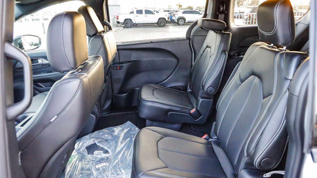 new 2026 Chrysler Pacifica car, priced at $38,951
