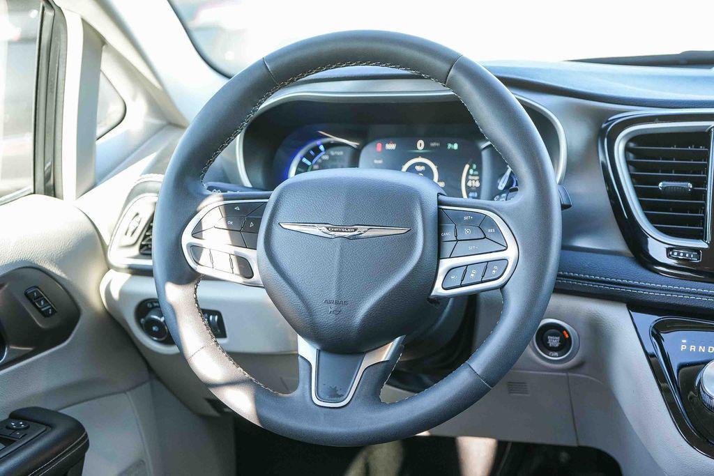 used 2023 Chrysler Pacifica Hybrid car, priced at $23,395