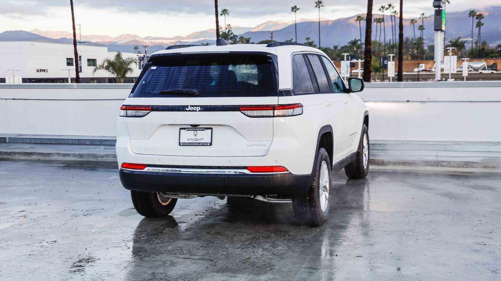 new 2025 Jeep Grand Cherokee car, priced at $25,011