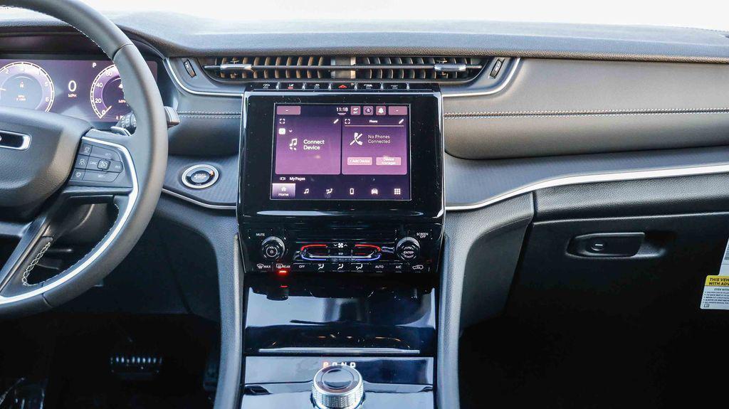 new 2025 Jeep Grand Cherokee car, priced at $25,011