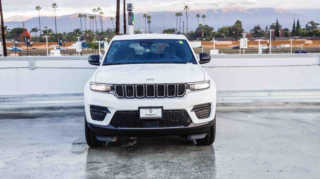 new 2025 Jeep Grand Cherokee car, priced at $25,011