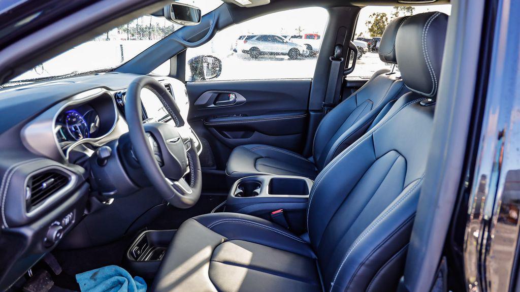 new 2026 Chrysler Pacifica car, priced at $38,979