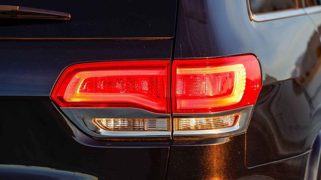 used 2015 Jeep Grand Cherokee car, priced at $17,773