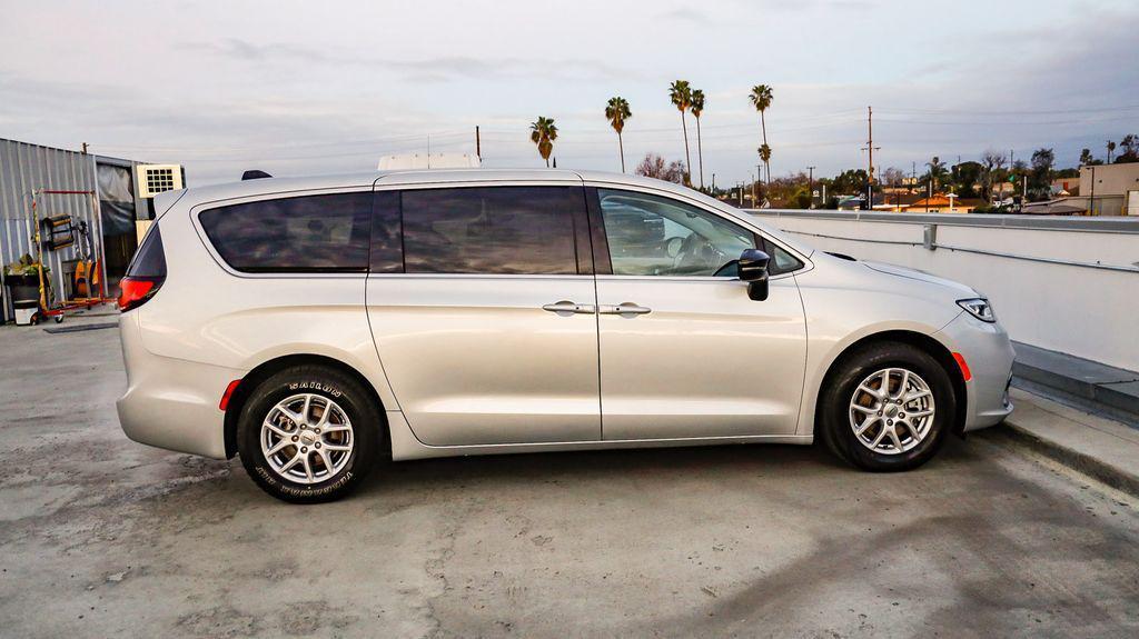 used 2024 Chrysler Pacifica car, priced at $23,226
