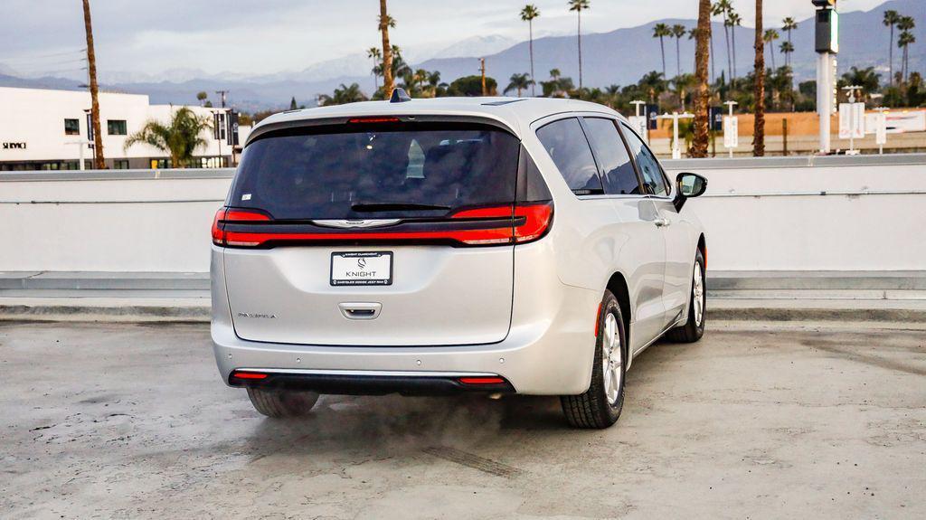 used 2024 Chrysler Pacifica car, priced at $23,226