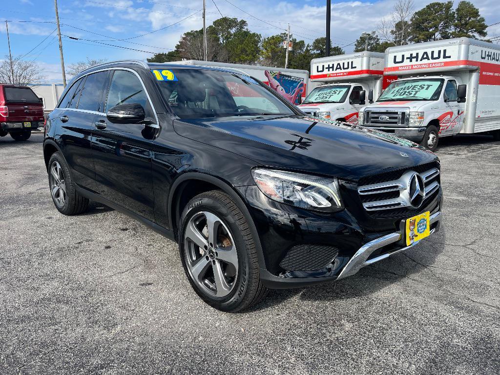 used 2019 Mercedes-Benz GLC 300 car, priced at $22,564