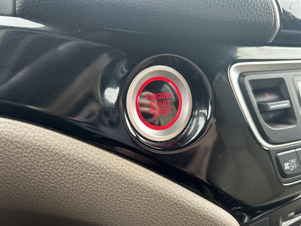 used 2022 Honda Pilot car, priced at $33,900