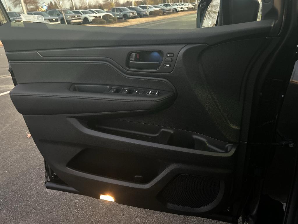 new 2026 Honda Odyssey car, priced at $42,065