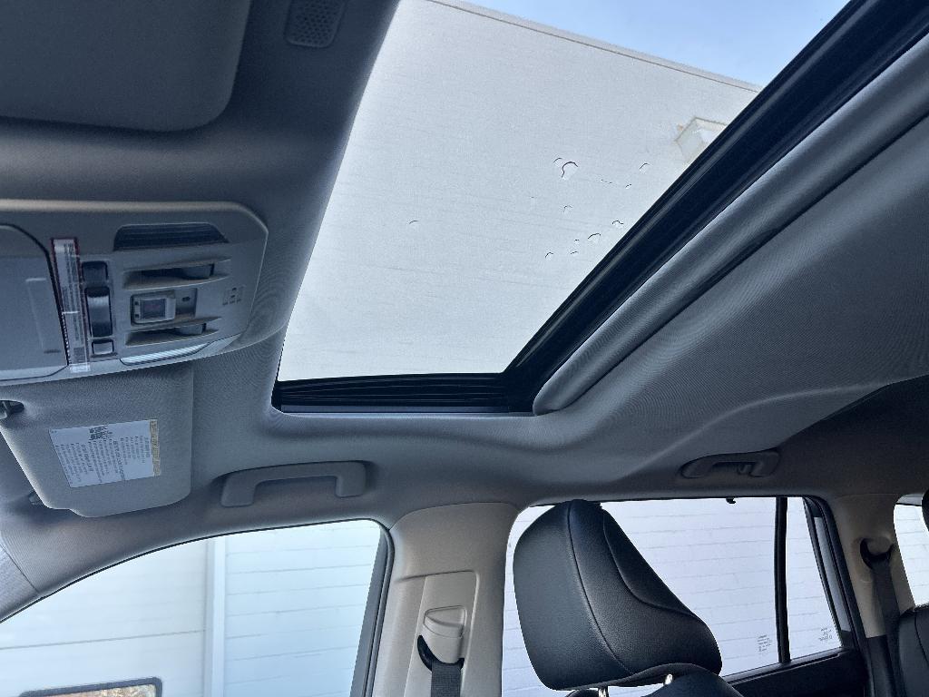 used 2020 Toyota Highlander car, priced at $26,125