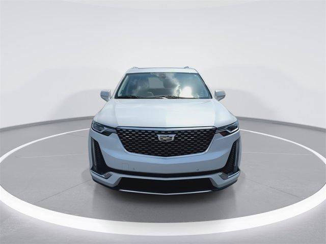 2023 White Cadillac XT6