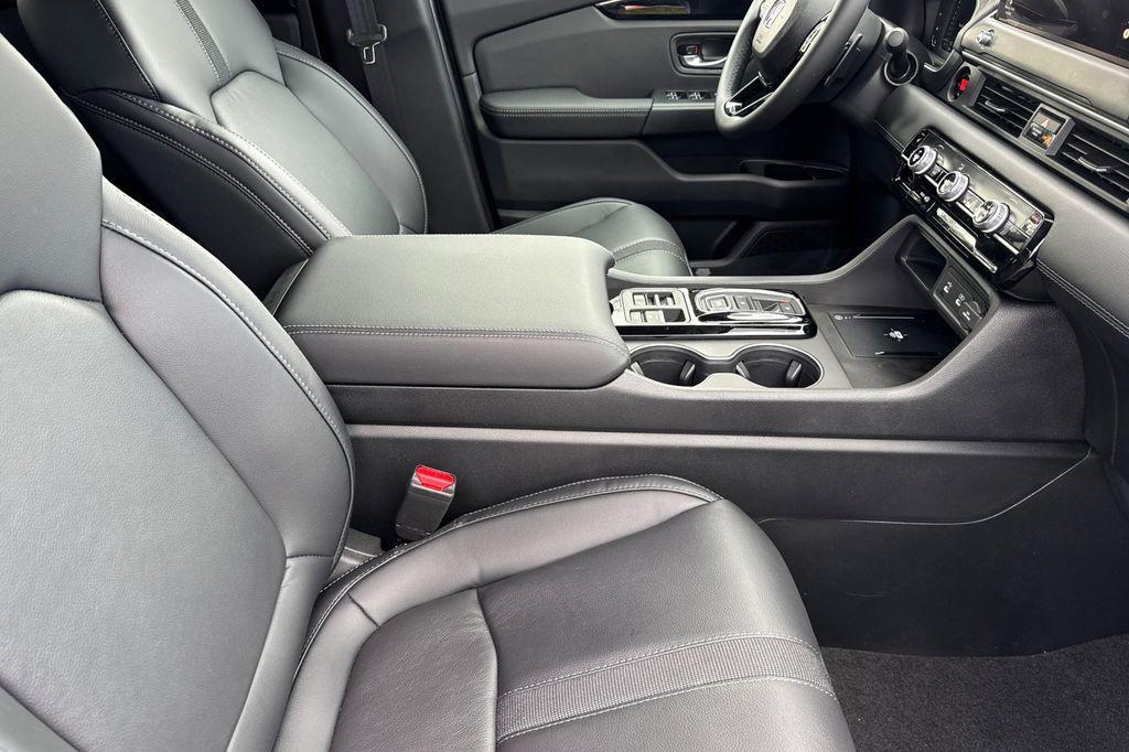 new 2026 Honda Pilot car, priced at $46,445