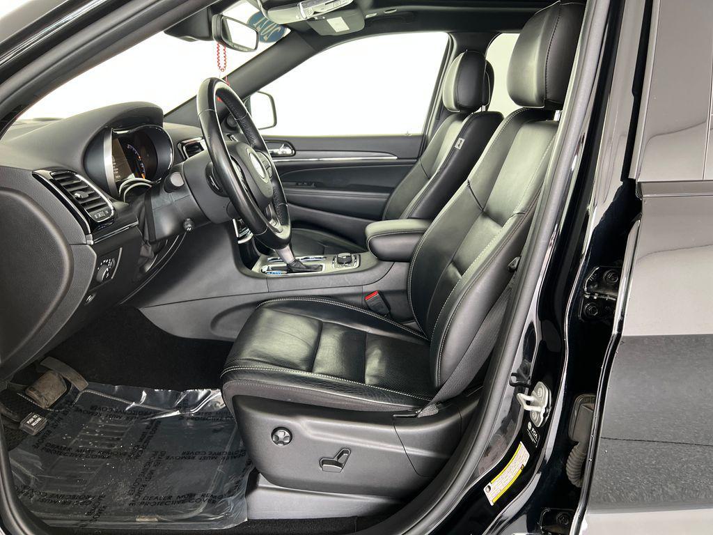 used 2021 Jeep Grand Cherokee car, priced at $19,686