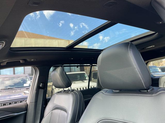 new 2025 Jeep Grand Cherokee L car