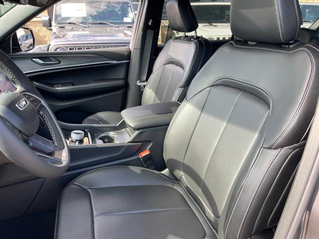 new 2025 Jeep Grand Cherokee L car