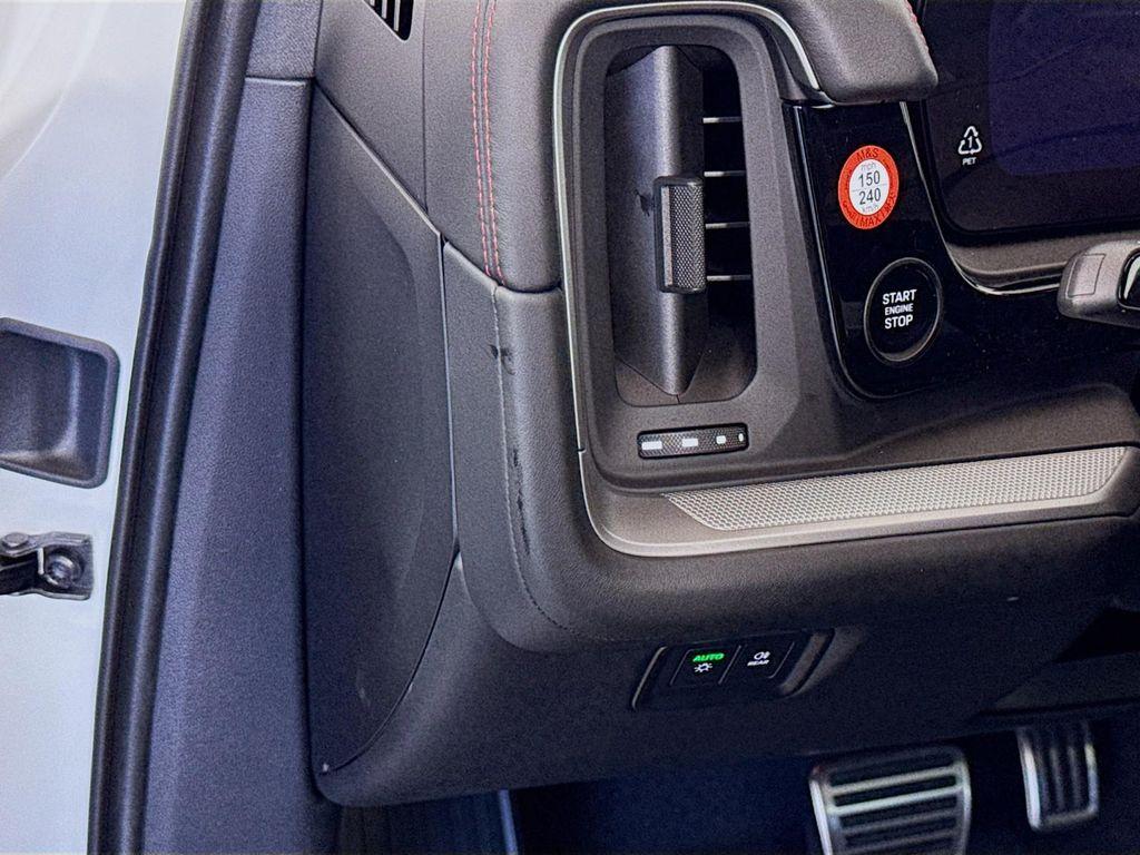 new 2025 Porsche Cayenne car, priced at $132,015