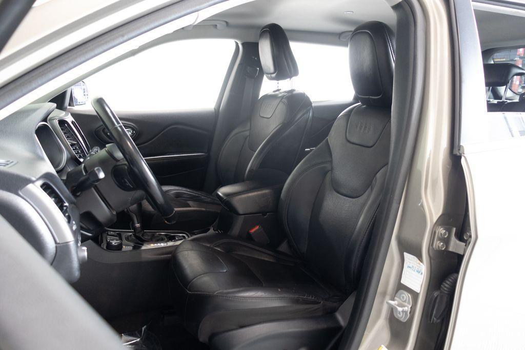 used 2020 Jeep Cherokee car, priced at $15,995