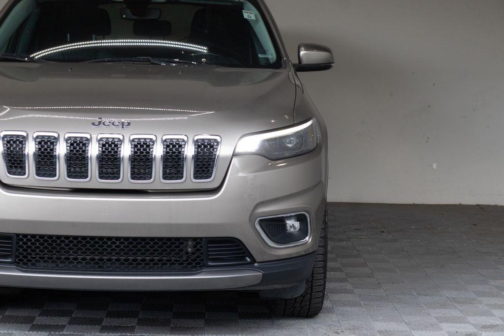used 2020 Jeep Cherokee car, priced at $15,995