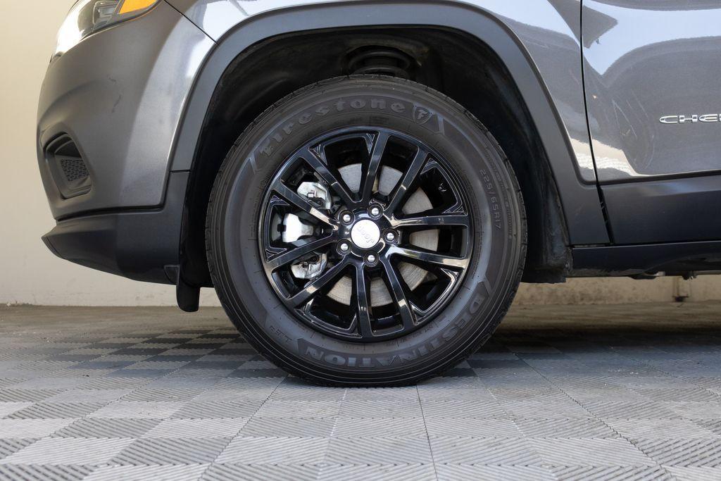 used 2022 Jeep Cherokee car, priced at $20,995