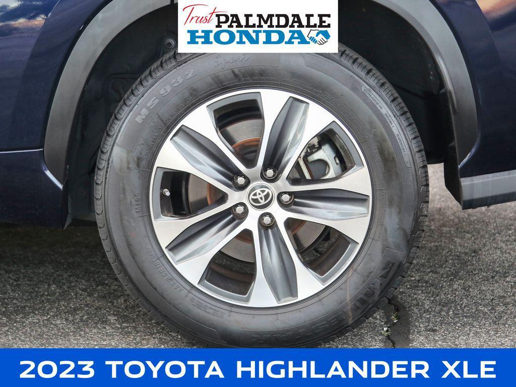 used 2023 Toyota Highlander car, priced at $30,297
