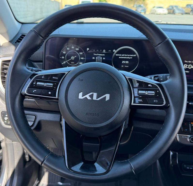 used 2025 Kia Seltos car, priced at $25,595