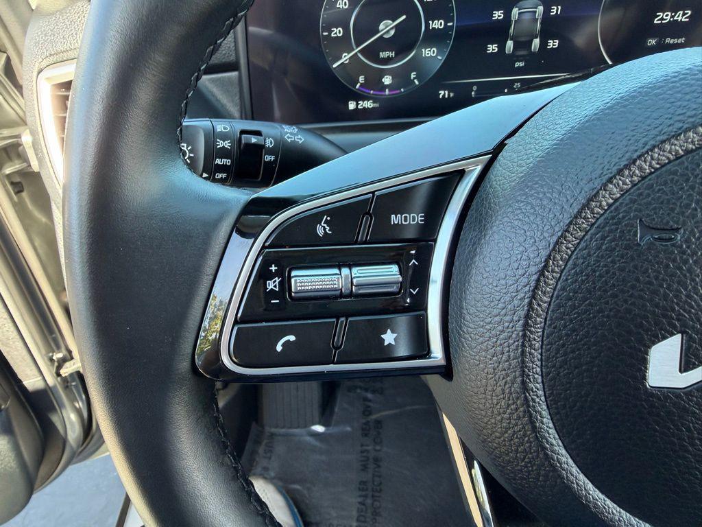 used 2025 Kia Seltos car, priced at $25,595