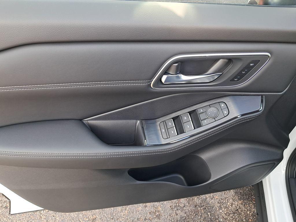 new 2026 Nissan Rogue car, priced at $38,264