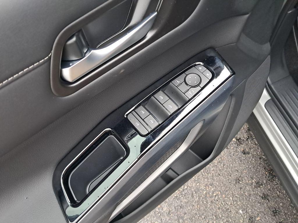 new 2025 Nissan Pathfinder car, priced at $40,244