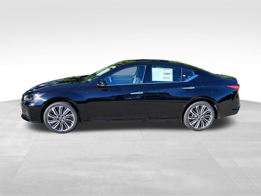 new 2025 Nissan Altima car, priced at $33,824