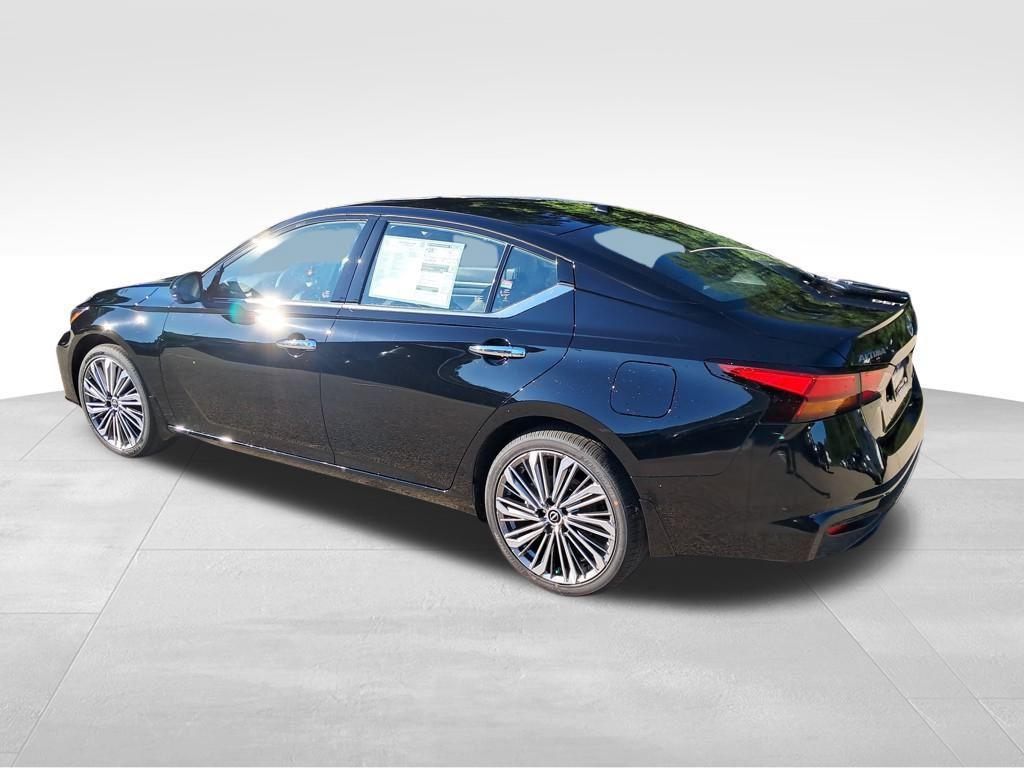 new 2025 Nissan Altima car, priced at $33,824