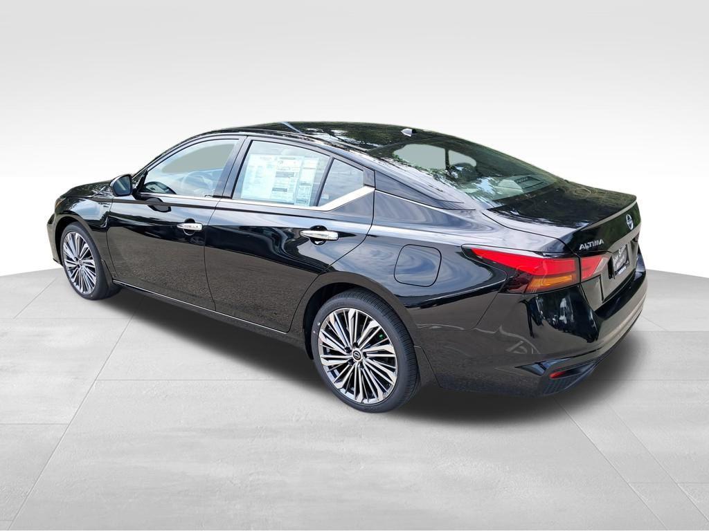 new 2025 Nissan Altima car, priced at $33,462