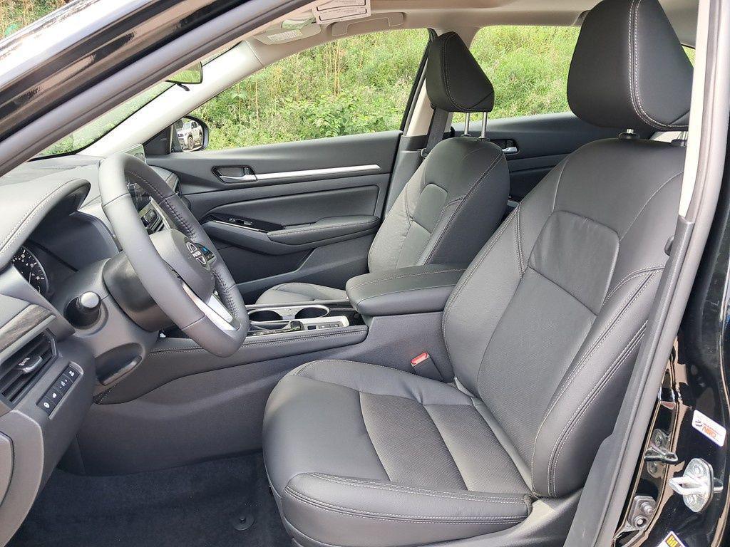 new 2025 Nissan Altima car, priced at $33,462