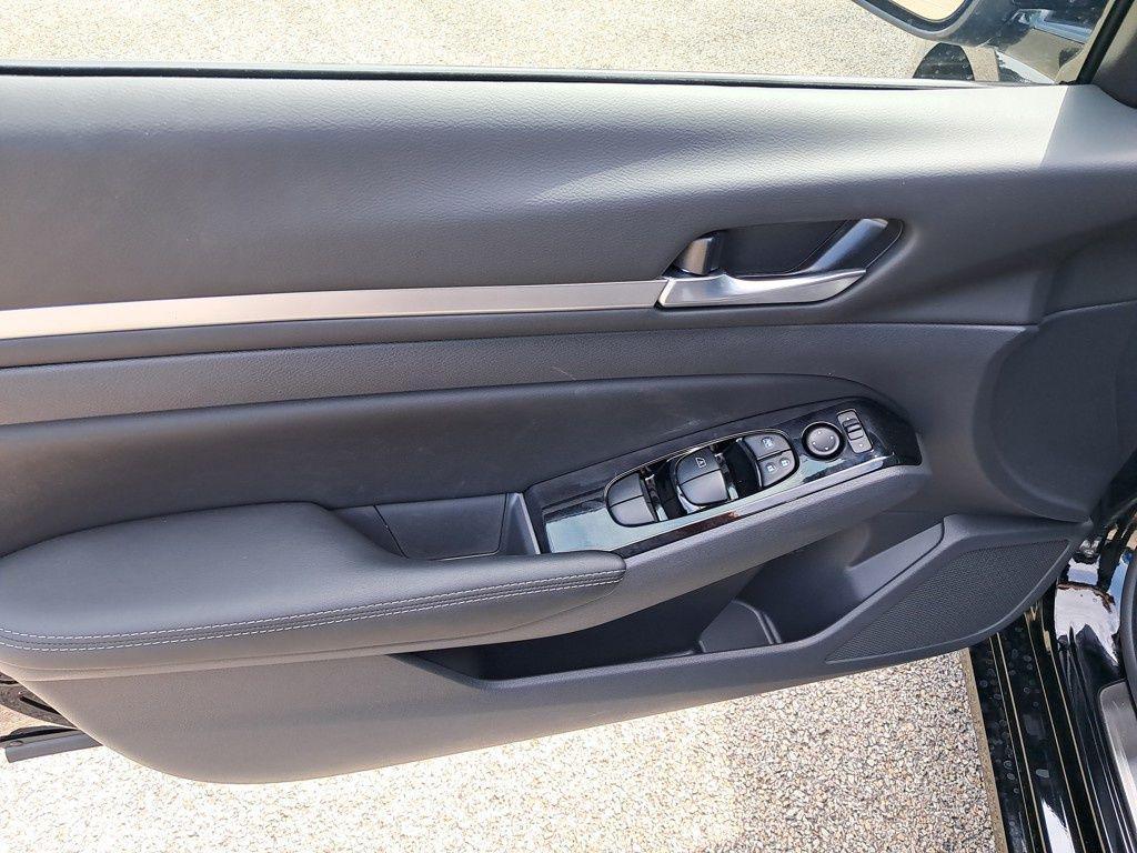 new 2025 Nissan Altima car, priced at $33,462