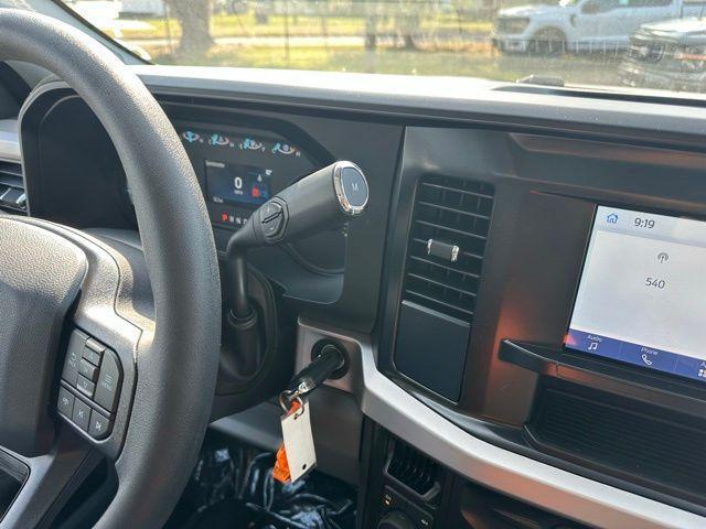 new 2025 Ford F-350 car, priced at $51,350