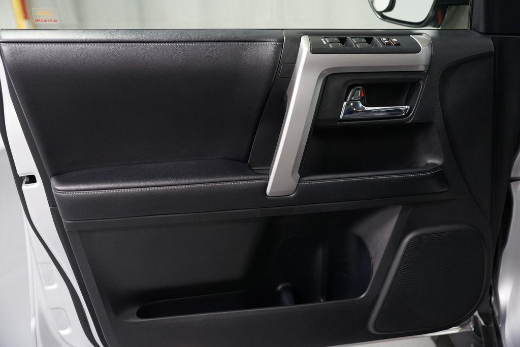 2017 Classic Silver Metallic Toyota 4Runner
