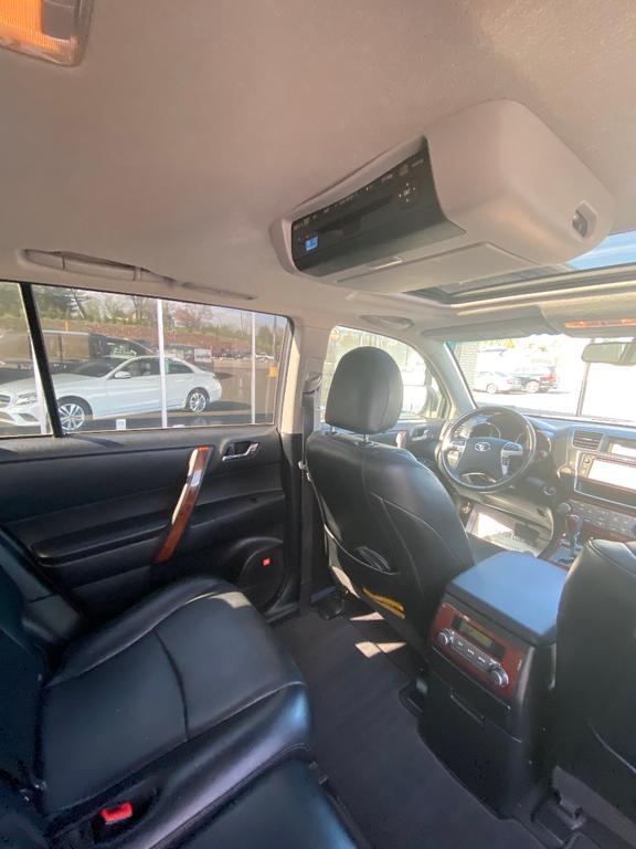 used 2013 Toyota Highlander car, priced at $10,500