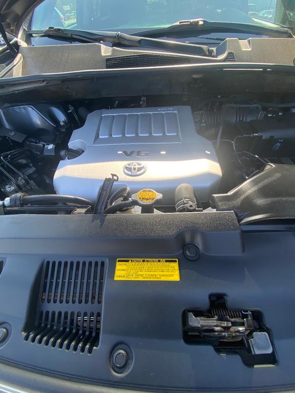 used 2013 Toyota Highlander car, priced at $10,500